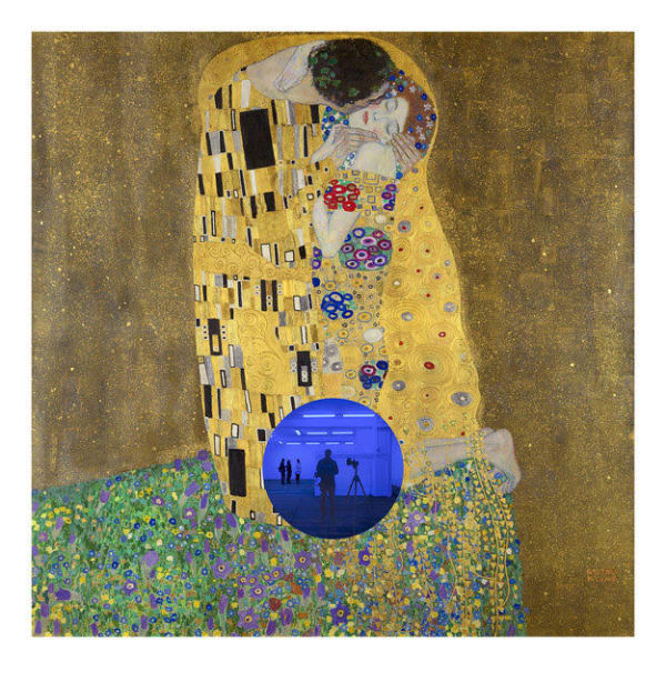Gazing Ball (Klimt Kiss)
