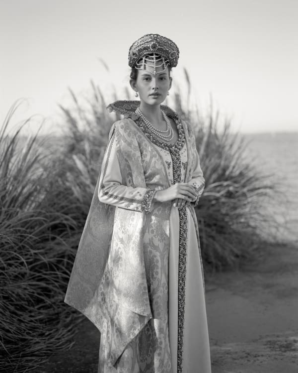 ALYS TOMLINSON, The Queen, traditional costume/La Regina, costume tradizionale, 2021