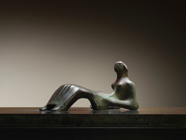 Henry Moore "Reclining Figure: Bone skirt" 1977