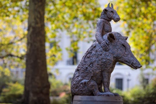 Sophie Ryder, Minotaur and Boar on a Barrel, 2017