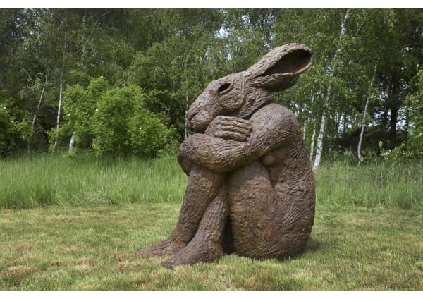 Sophie Ryder, Girl with Knees Up, 2018 Image: Anne Purkiss