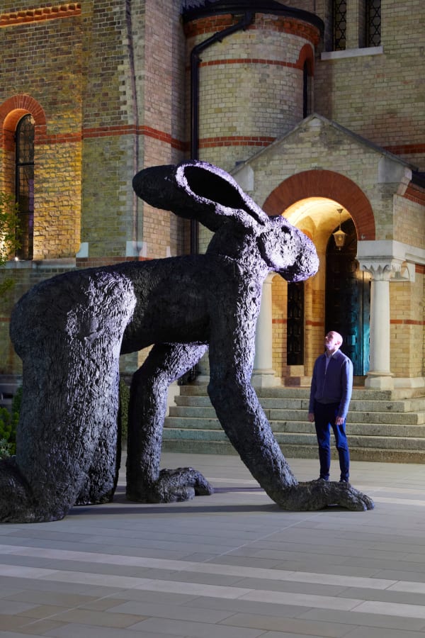 Sophie Ryder, Crawling, 1999