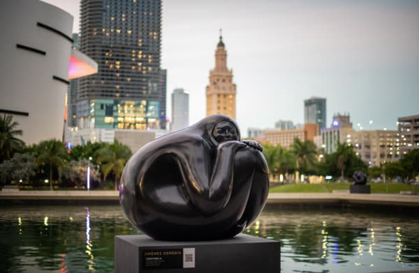 Jiménez Deredia, Centinela