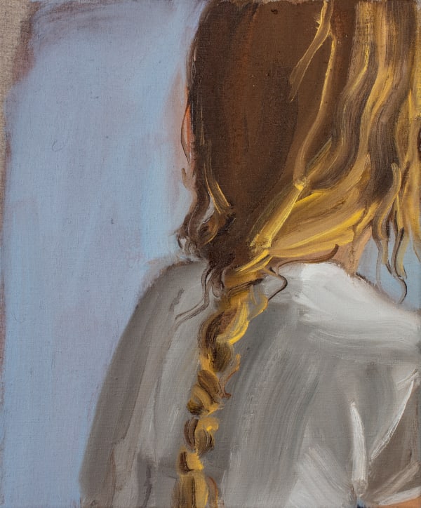 Young woman with blonde-brown plait is depicted from behind in front of a blue background with exposed canvas. Only her back, shoulders and head are visible to the viewer.