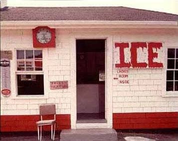 Joel Meyerowitz Gas Station, Truro, 1976