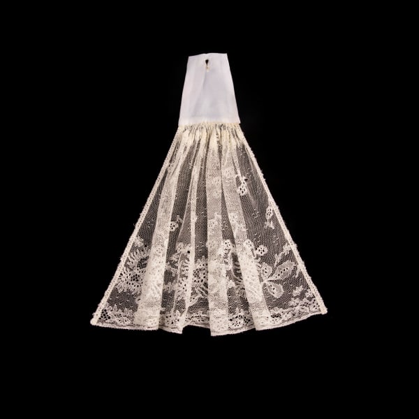 Elinor Carucci Ruth Bader Ginsburg RBG collar