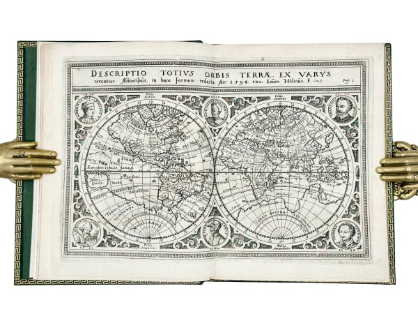 Houtman, Cornelis de; Hulsius, Levinus, Erste Schiffart. Kurtze warhafftige Beschreibung der Newen Reyse oder Schiffart so die Hollendischen Schiff in den Orientalischen Indien verricht: welche Anno 1595. In Martio, alda aussgefahren und erst im Augusto des verlauffenen 1597. Jahrs wider kommen, 1599. Nürnberg. In verlegung Livini Hulsij [Christoph Lochner].