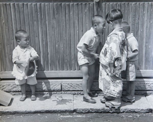 Vernacular Photography, Anonymous - Kinder in Tokyo, 1935