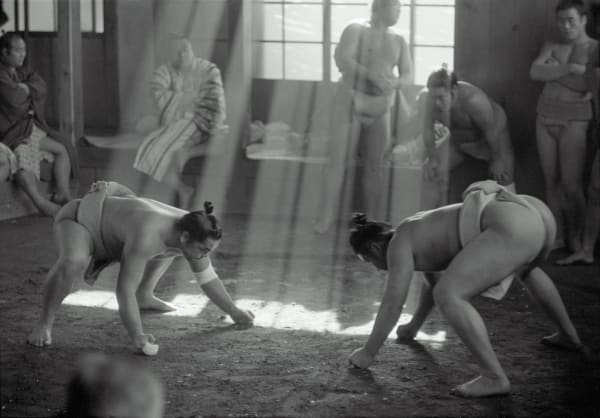 Werner Bischof, JAPAN. Sumo Backlight, 1951