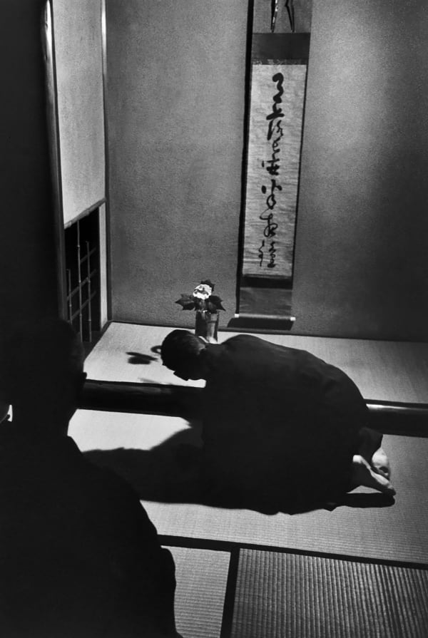 Werner Bischof, Ikebana and kakemono at the entrance of a teahouse, Kyoto, 1951
