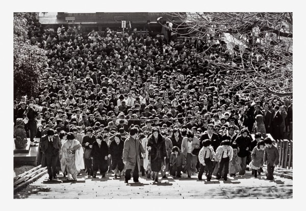 Hiromi Tsuchida, Hachimangu, Kamakura (Counting Grains of Sand), 1981