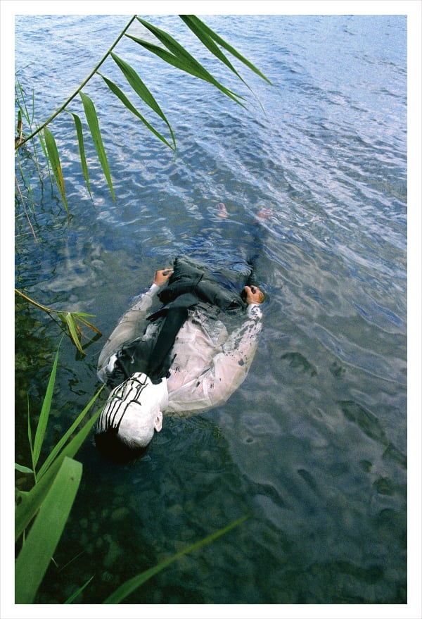Dai Guangyu 戴光郁, Floating Object 漂浮物, 2006