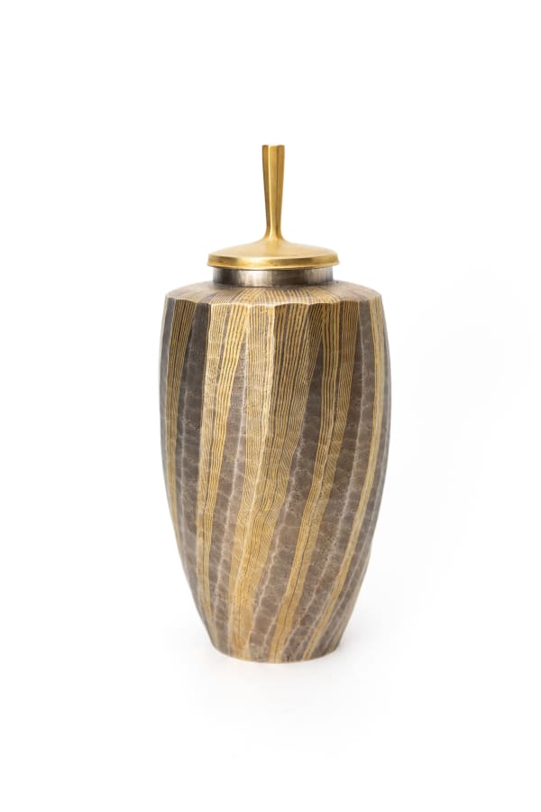 Hirotomi Maeda Lidded Gold and Silver Vessel 金と銀の器, 2023 Gold, silver 純金・純銀