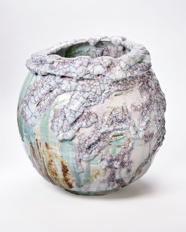 Kodai Ujiie White Porcelain and Lacquer Large Jar - 漆貫入彩白磁大壺, 2023 Ceramic