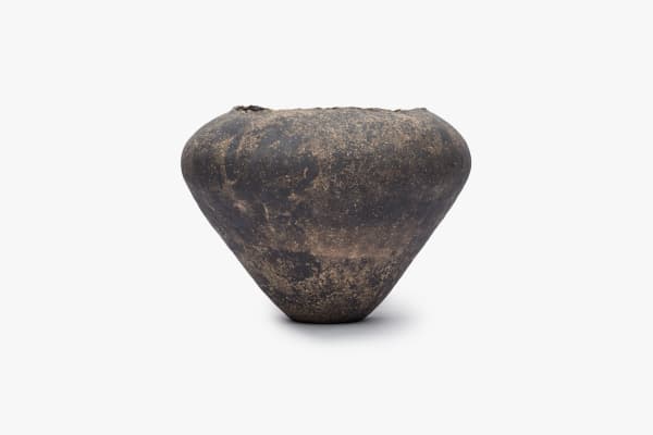 Wataru Myosyu 'Genkoku' Black Jar 玄刻 壺, 2025 Ceramic