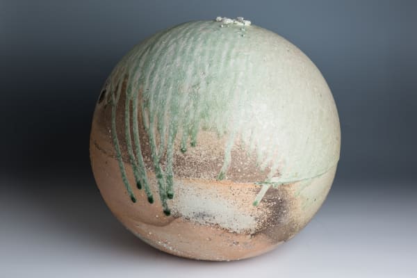 Shiro Tsujimura, Sphere Shaped Jar, Natural glaze