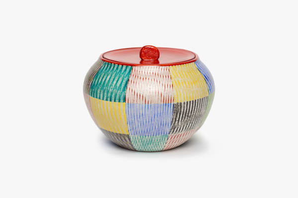 Masahiro Maeda, Water Jar with Overglaze Enamels and Silver Decoration 色絵銀彩水指, 2025