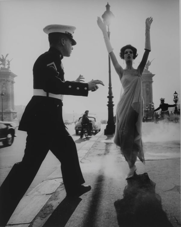 William Klein, Simone + Marines, Paris, 1960