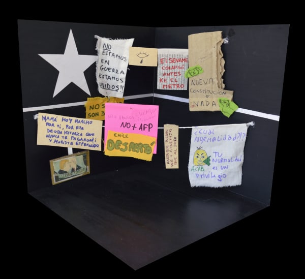 Fernanda Núñez Memoria Fabricada - Carteles, 2019 Clay, tempera, cardboard and recycled objects on MDF 25 x 25 x 25 cm