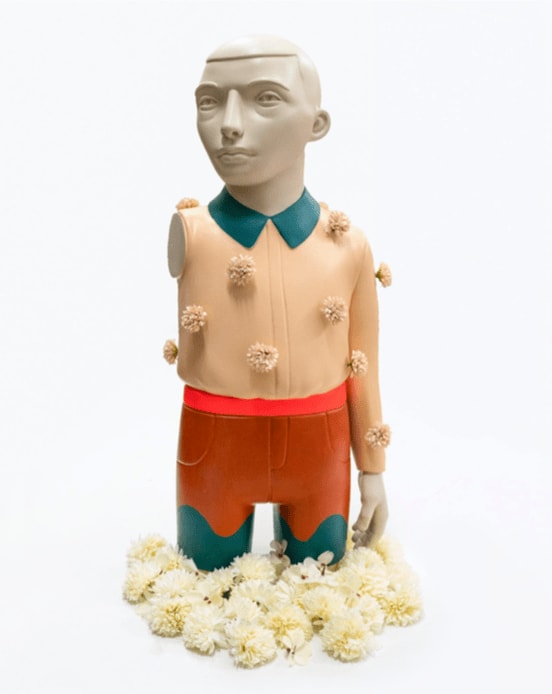 Raphael Sagarra, Vão-se os anéis, ficam os dedos (The rings go, the fingers remain), 2023