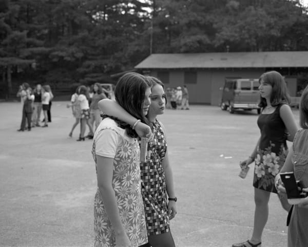 Mark Steinmetz, Summer Camp, Hendersonville, North Carolina (Girls with Cameras), 1996