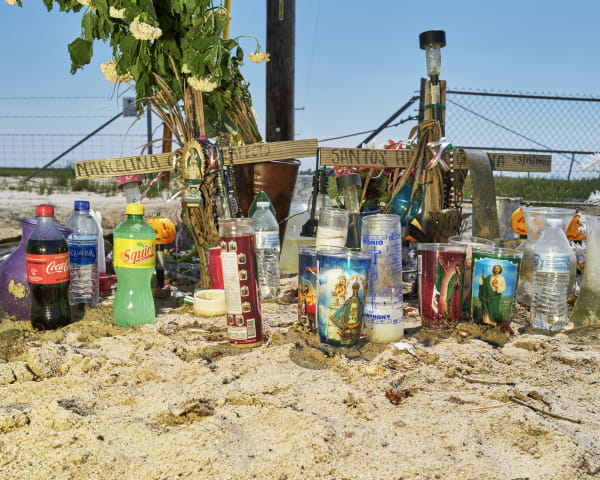 Wesaam Al-Badry, A Roadside memorial for a deceased farmworker family, 2020