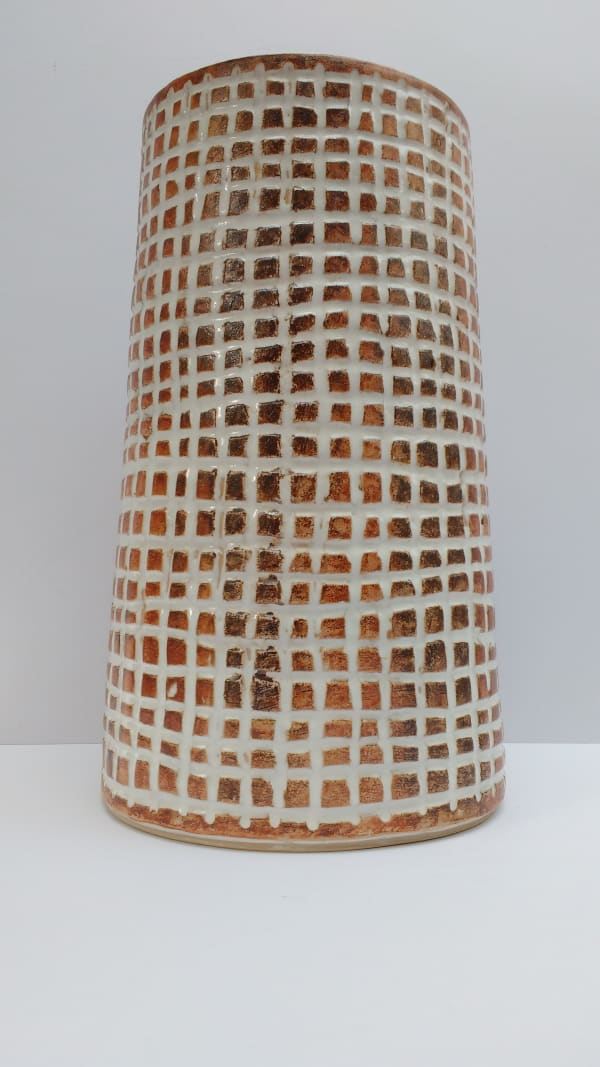 Leslie McKinley Howell, Plaid vessel (II), 2017