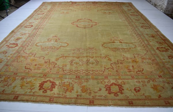 Ushak carpet, Anatolia 381 x 279cm late 19th century