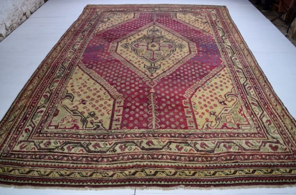 Ushak carpet, Anatolia 368 x 251cm mid 19th century