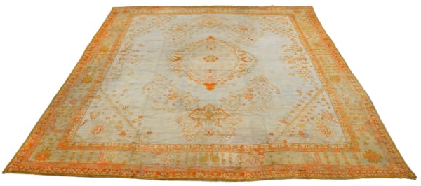 Ushak Borlu carpet, Anatolia 550 x 485cm late 19th century