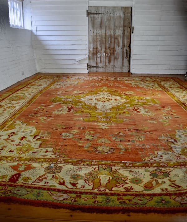 Ushak carpet, Anatolia 488 x 387cm late 19th century