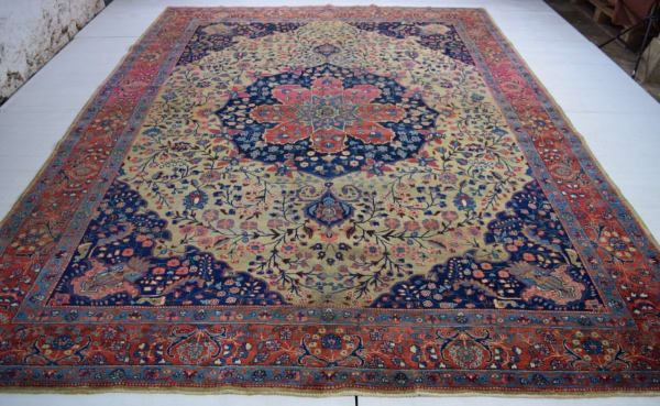 Tabriz carpet, Persia 378 x 273cm circa 1910