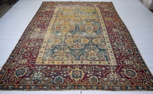 Amritsar carpet 326 x 216cm late 19th century