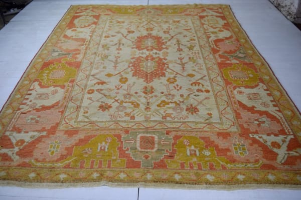 Ushak carpet, Anatolia 342 x 245cm late 19th century