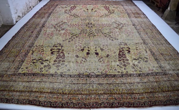 Kirman Ravar carpet, Persia 465 x 331cm late 19th century