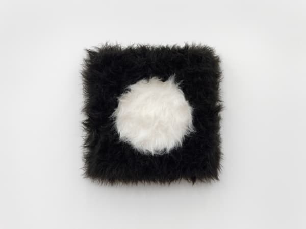 Sylvie Fleury, Cuddly Dot (White), 2023