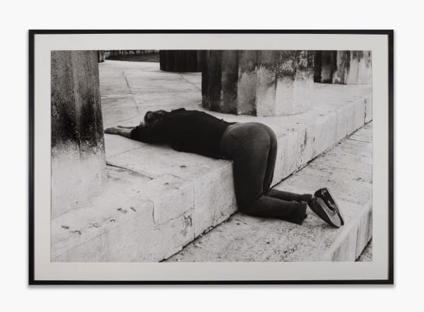 VALIE EXPORT, Theseustempel (Stufen), 1982