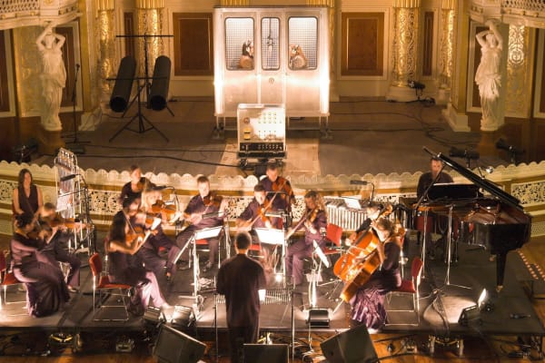 Iain Forsyth & Jane Pollard, Silent Sound (the booth), 2006