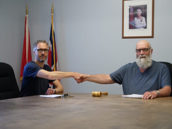 Marcus Coates, Apology to the Great Auk, 2017