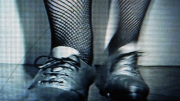 Iain Forsyth & Jane Pollard, Chain Smoker Tap Dancer, 1995