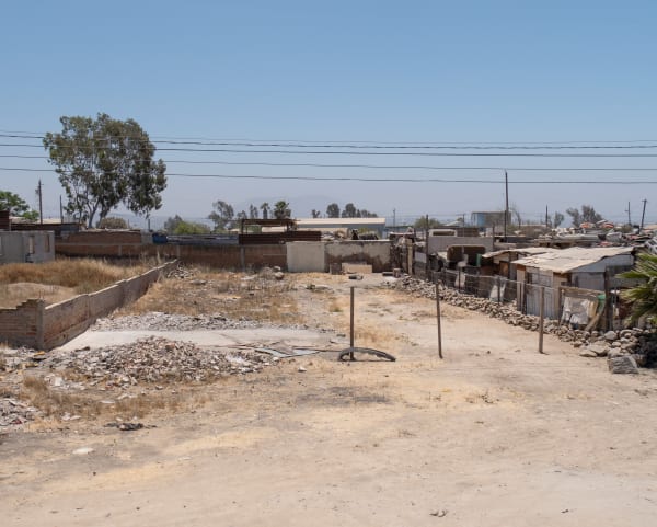 Elaine Byrne, Trump Vis a vis Prototype wall VI , Mexico, 2018