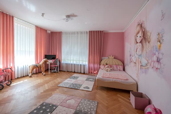 Gregor Schneider, KINDERZIMMER HAUS ALHMAM ALDAAS, 2025