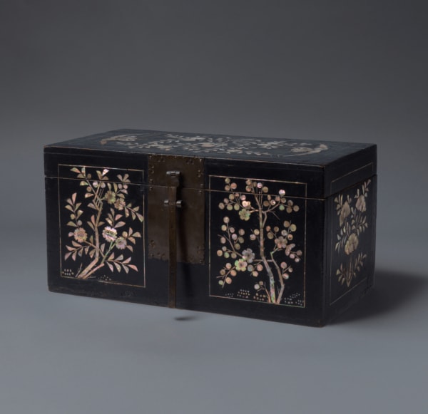 Unknown, Joseon Dynasty (1392–1897), Lacquer Box Inlaid with Mother-of-Pearl, 19th century