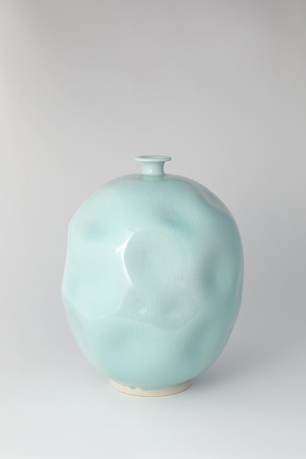 Han Do-Hyun, Porcelain Vase, 2024