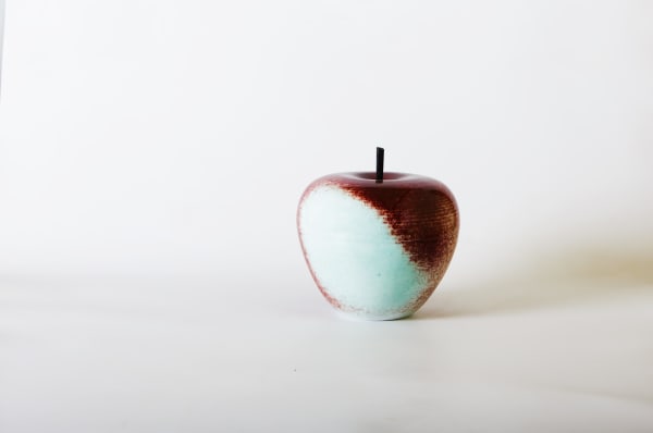 Kim Kyu-tae, Porcelain Apple, 2024