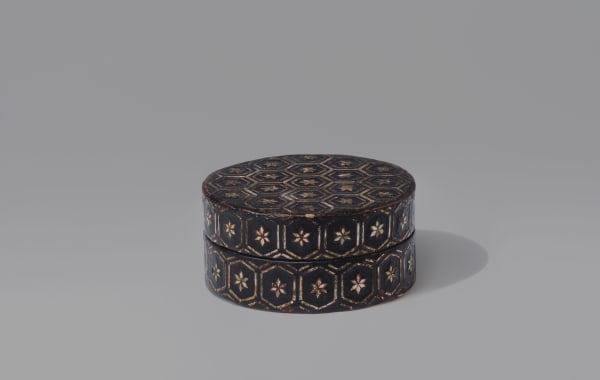 Unknown, Joseon Dynasty (1392–1897), Lacquer Lidded Cosmetic Box Inlaid with Mother-of-Pearl, 14th - 15th century