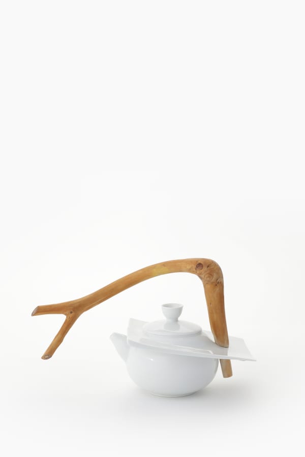 Lee Chang-hwa, Porcelain Teapot , 2024