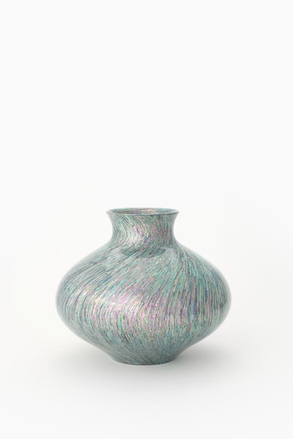 Lee Chang-soo, Mother-of-pearl Jar, 2025