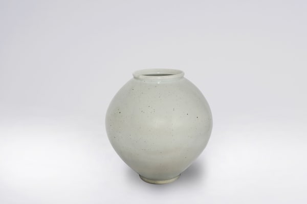 Shin Gyung-Kyun - Moon Jar, 2018