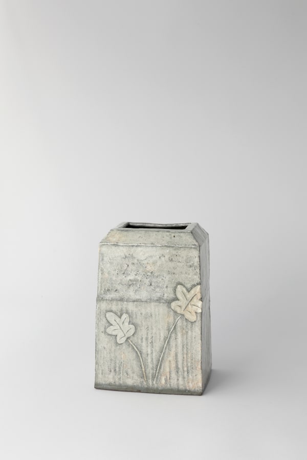 Kim Sang-man - Bunching Vase with Leaf Decoration, 2024